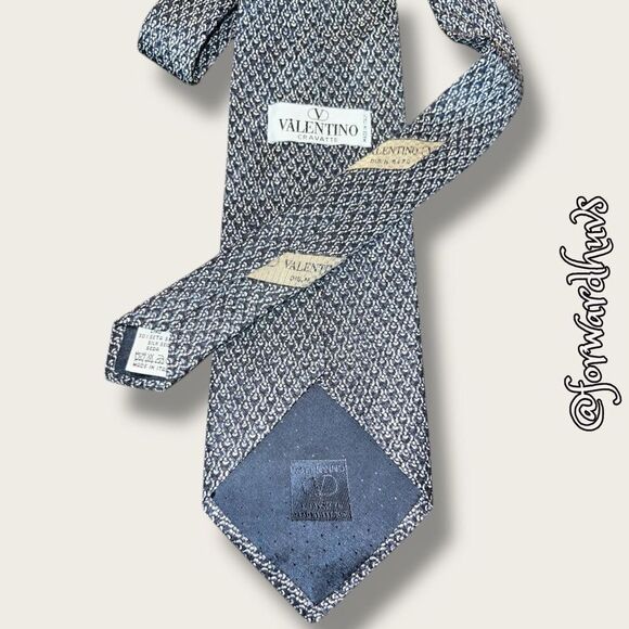 Valentino Cravatte Linen & Silk Navy Tie – Italian Quality - Picture 1 of 7